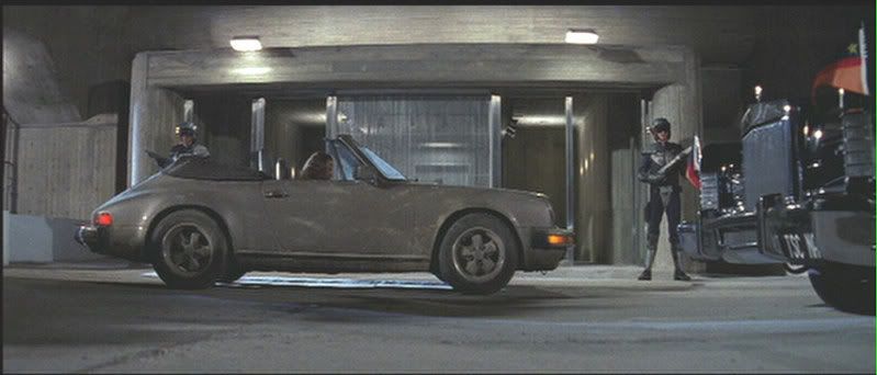 http://i105.photobucket.com/albums/m202/havvik/highlander2/porsche2.jpg