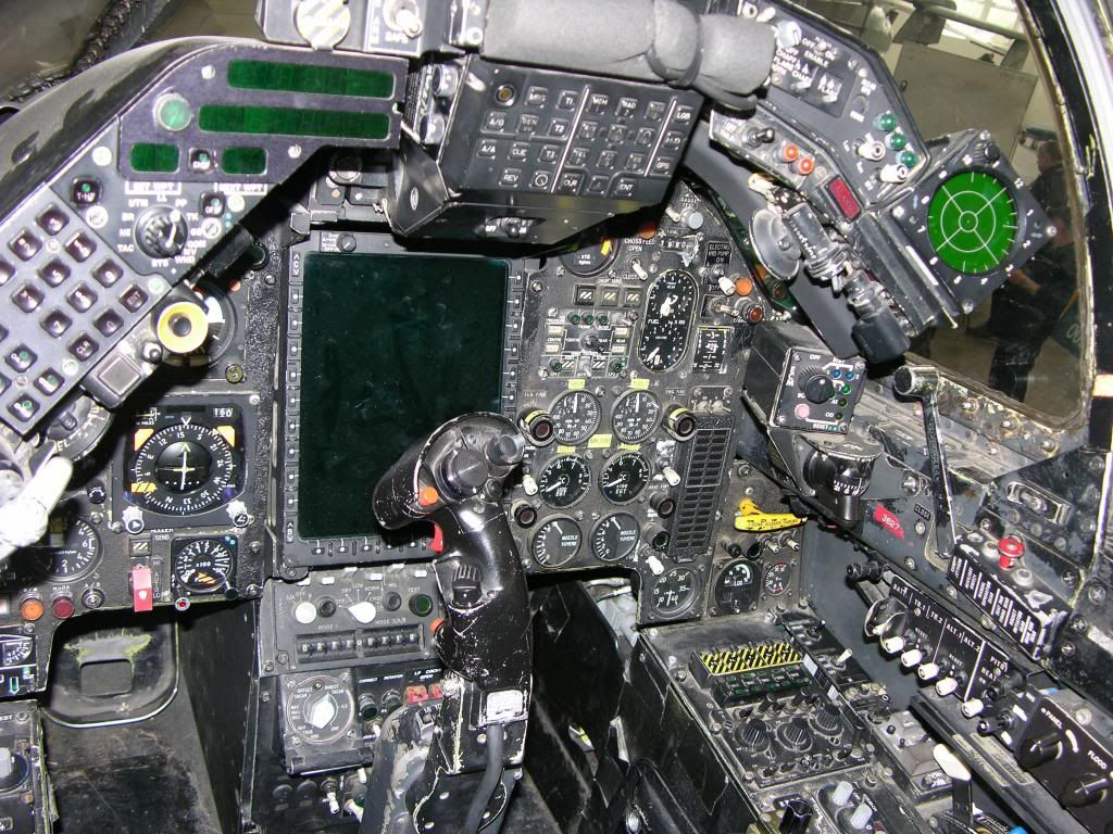 Cockpit_of_Jaguar_GR3A.jpg