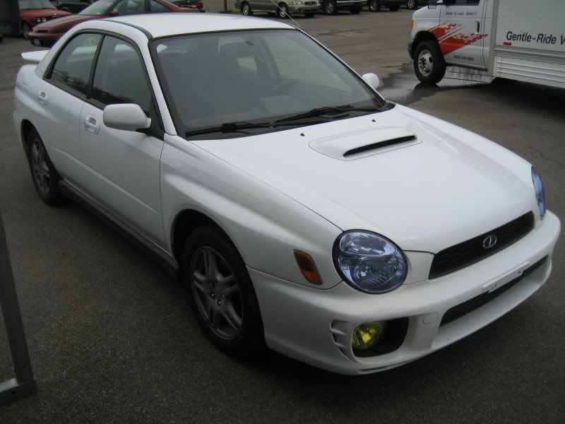 http://i105.photobucket.com/albums/m209/agy2k2/02%20WRX%20white/IMG_3179.jpg