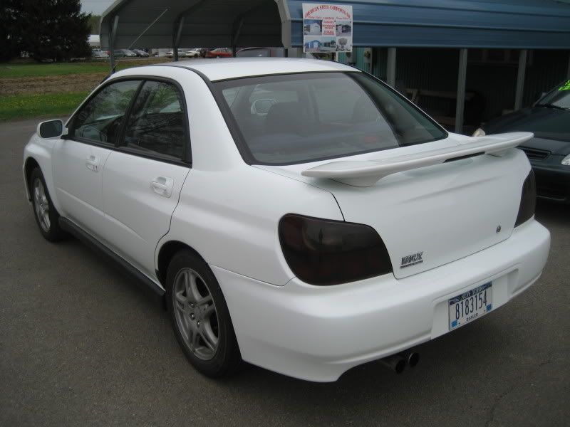 http://i105.photobucket.com/albums/m209/agy2k2/02%20WRX%20white/IMG_3181.jpg