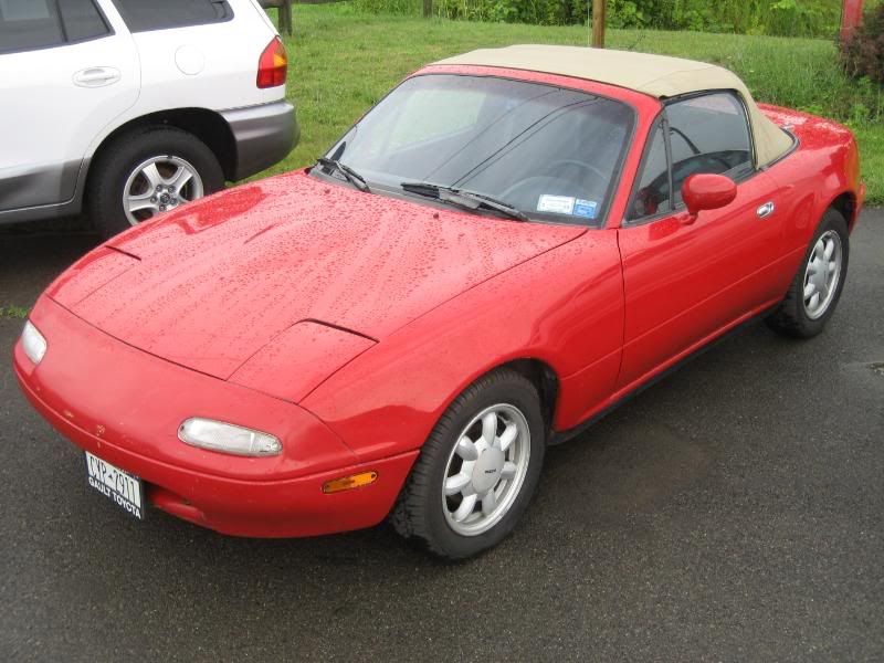 http://i105.photobucket.com/albums/m209/agy2k2/90%20miata/IMG_1913.jpg