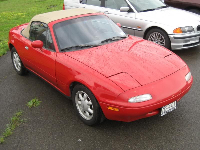 http://i105.photobucket.com/albums/m209/agy2k2/90%20miata/IMG_1914.jpg