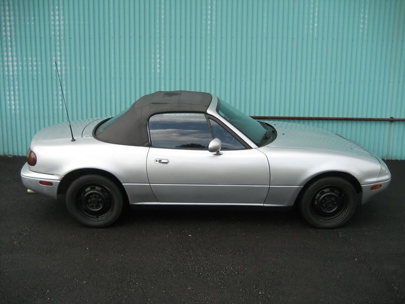 http://i105.photobucket.com/albums/m209/agy2k2/91%20miata/IMG_1029.jpg