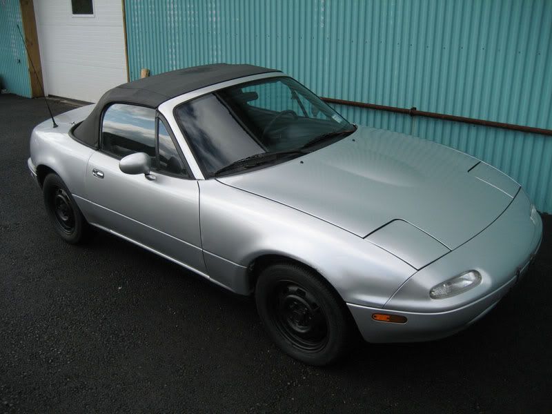 http://i105.photobucket.com/albums/m209/agy2k2/91%20miata/IMG_1030.jpg