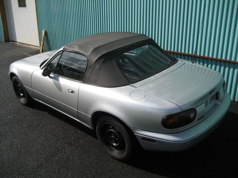 http://i105.photobucket.com/albums/m209/agy2k2/91%20miata/IMG_1044.jpg