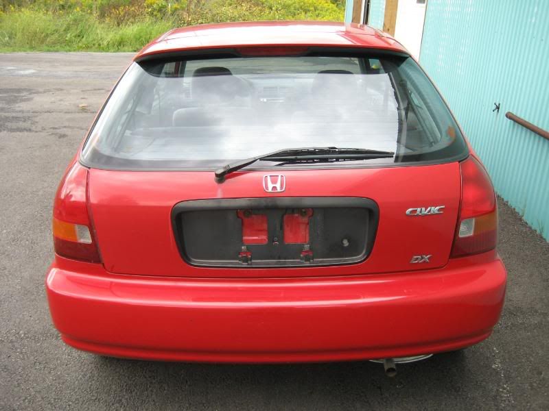 http://i105.photobucket.com/albums/m209/agy2k2/98%20civic%20hatch/IMG_2105.jpg