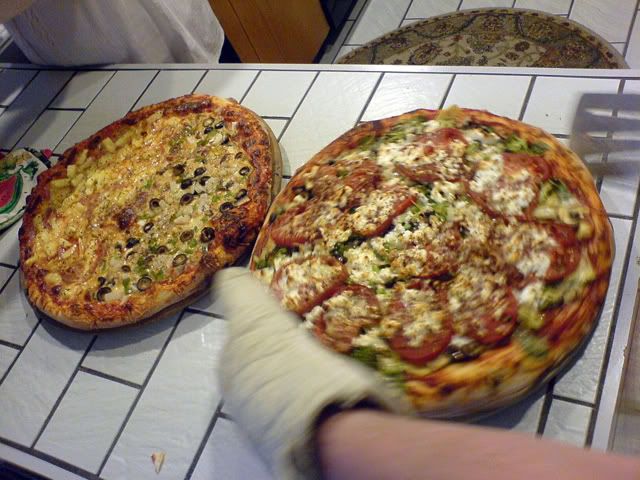 pizza2small.jpg