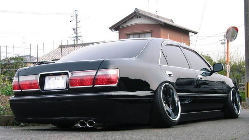 [Image: toyota_crown_majesta_oni_kyan2.jpg]