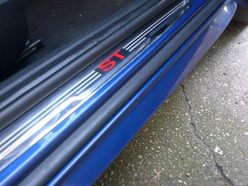 [Image: Mondeodoorstep.jpg]