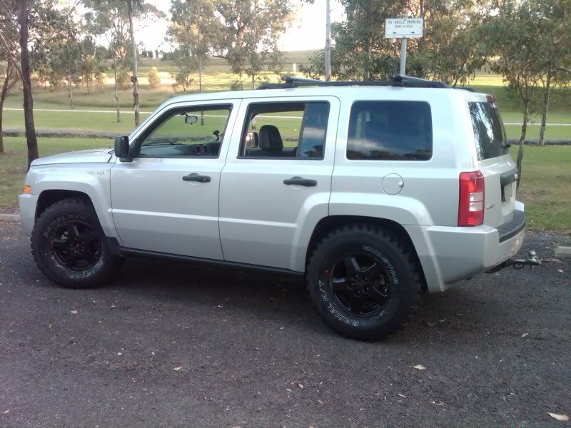 2010 Jeep patriot tire size