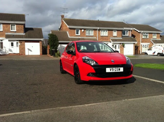 Clio 200 Red