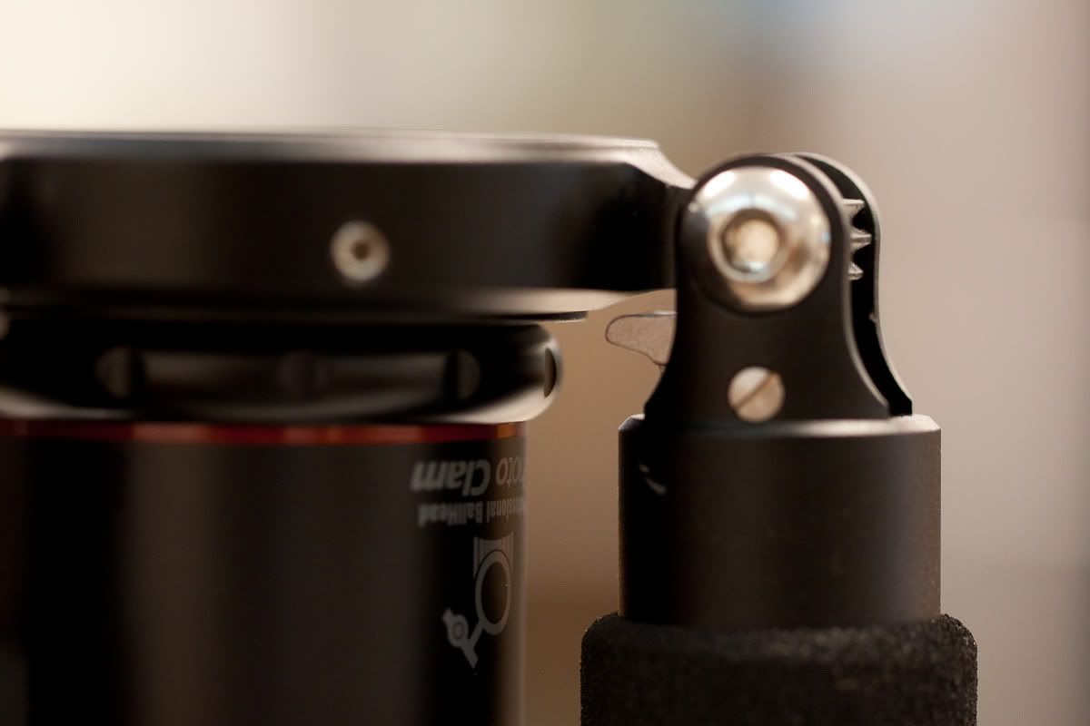 IMAGE: http://i105.photobucket.com/albums/m223/Jdmhoodz/IMG_0337.jpg