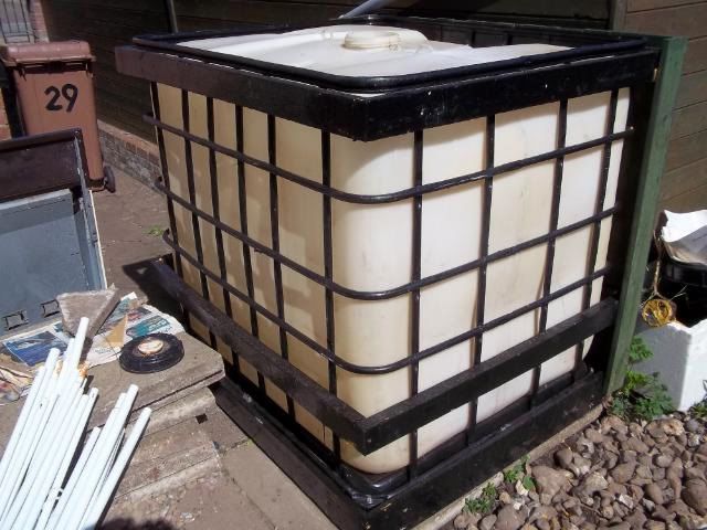 1000 litre IBC water tank (reclaimed pallet timber project).