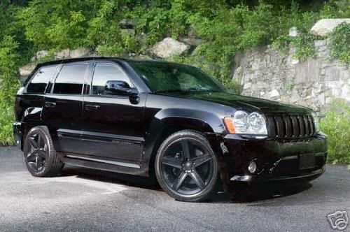 But I dig this Jeep srt8 thing Dunno which model it was but was at a light 